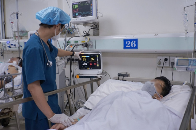 Lien tiep ngo doc ruou, TP.HCM kiem tra co so san xuat, kinh doanh ruou