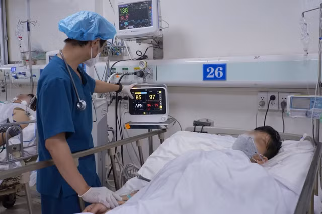 Lien tiep ngo doc ruou, TP.HCM kiem tra co so san xuat, kinh doanh ruou