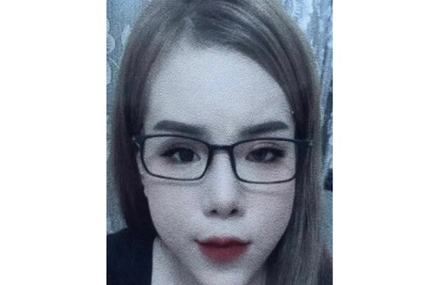 Bat co gai 19 tuoi mang lenh truy na