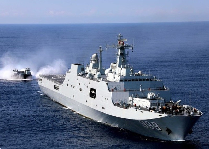 Do tàu đổ bộ Type 071E là sản phẩm do Trung Quốc chế tạo cho nên tên lửa chống hạm cũng sẽ có cùng nguồn gốc xuất xứ để tạo thuận tiện cho việc đảm bảo hậu cần kỹ thuật.