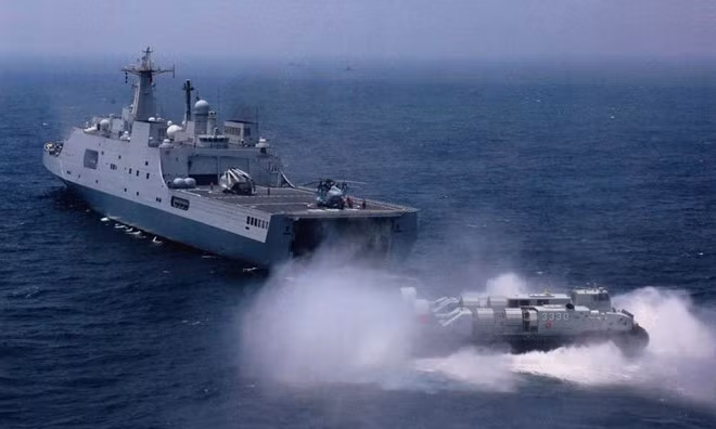 Tuy nhiên tham vọng của hải quân Thái Lan chưa dừng lại ở đây, họ còn muốn chiến hạm lớn nhất của mình có khả năng công thủ toàn diện, bởi nước này chưa xây dựng được đội tàu hộ tống đủ tin cậy.