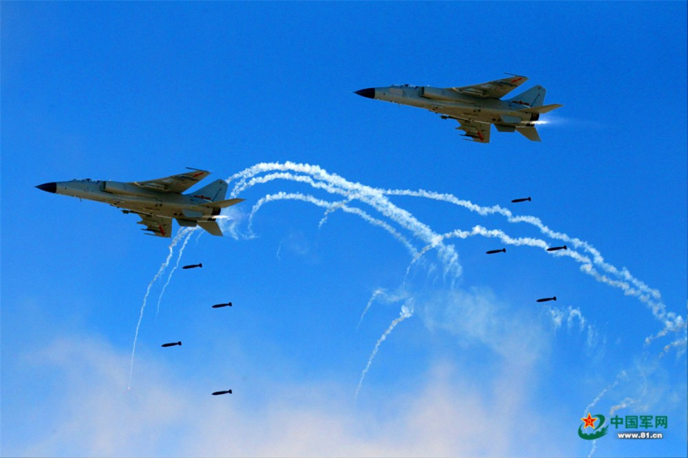 Máy bay ném bom chiến đấu JH-7A. Nguồn ảnh: livejournal.