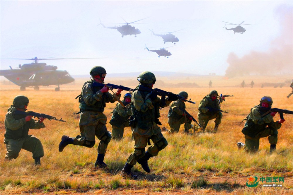 Các hoạt động quân sự tại Center-2019 được chia thành hai giai đoạn. Ở giai đoạn đầu là tập trận chống khủng bố, đẩy lùi các cuộc không kích, trinh sát và hoạt động phòng thủ. Sang giai đoạn hai, binh lính tham gia tập trận sẽ chuyển sang thế tấn công để đánh bại kẻ thù giả định. Nguồn ảnh: livejournal.