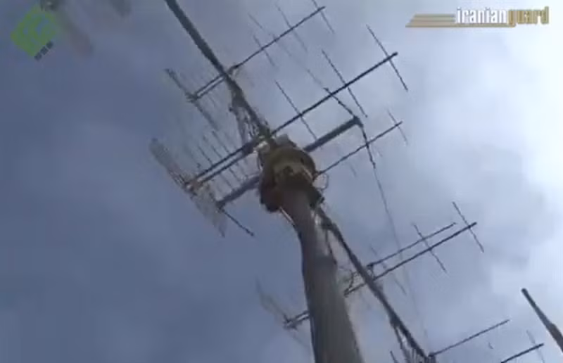 Nếu so sánh, cuộc oanh kích của Israel nhằm vào lò phản ứng hạt nhân Osiraq của Iraq năm 1981 và một cuộc tấn công ở Syria năm 2007 là các chiến dịch đơn giản hơn nhiều, chỉ đòi hỏi Tel Aviv tấn công một mục tiêu đơn lẻ trên mặt đất.