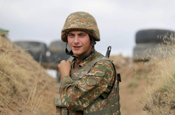 Ông Konstantin Zatulin - Phó chủ tịch thứ nhất của Ủy ban Duma Quốc gia (Hạ viện Nga) về các vấn đề SNG, Hội nhập Á - Âu đã nói về kịch bản một chiến dịch đổ bộ để chuyển các đơn vị tác chiến của quân đội Nga tới Armenia.