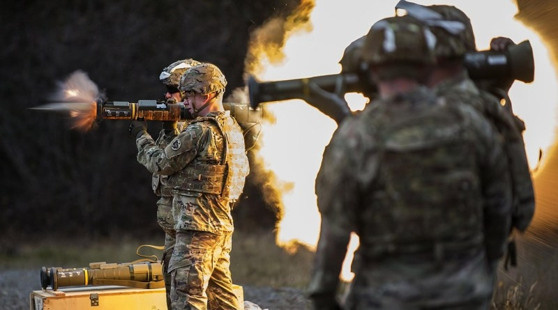 Căn cứ vào những thông số được nhà sản xuất công bố cho thấy, dù bắn ở khoảng cách nào, đạn của khẩu Carl-Gustaf M4 không đủ mạnh để có thể xuyên thủng lớp giáp được đánh giá thuộc top đầu thế giới hiện nay trên tăng T-90MS của Nga.