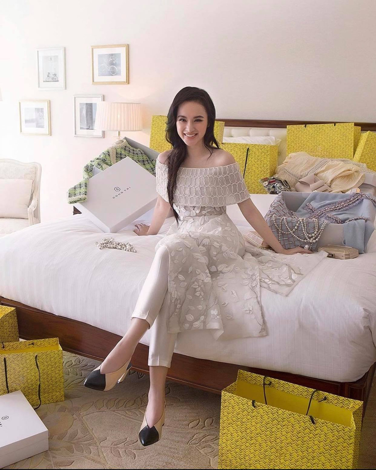 Nhưng vẫn giữ nét dịu dàng, đằm thắm.