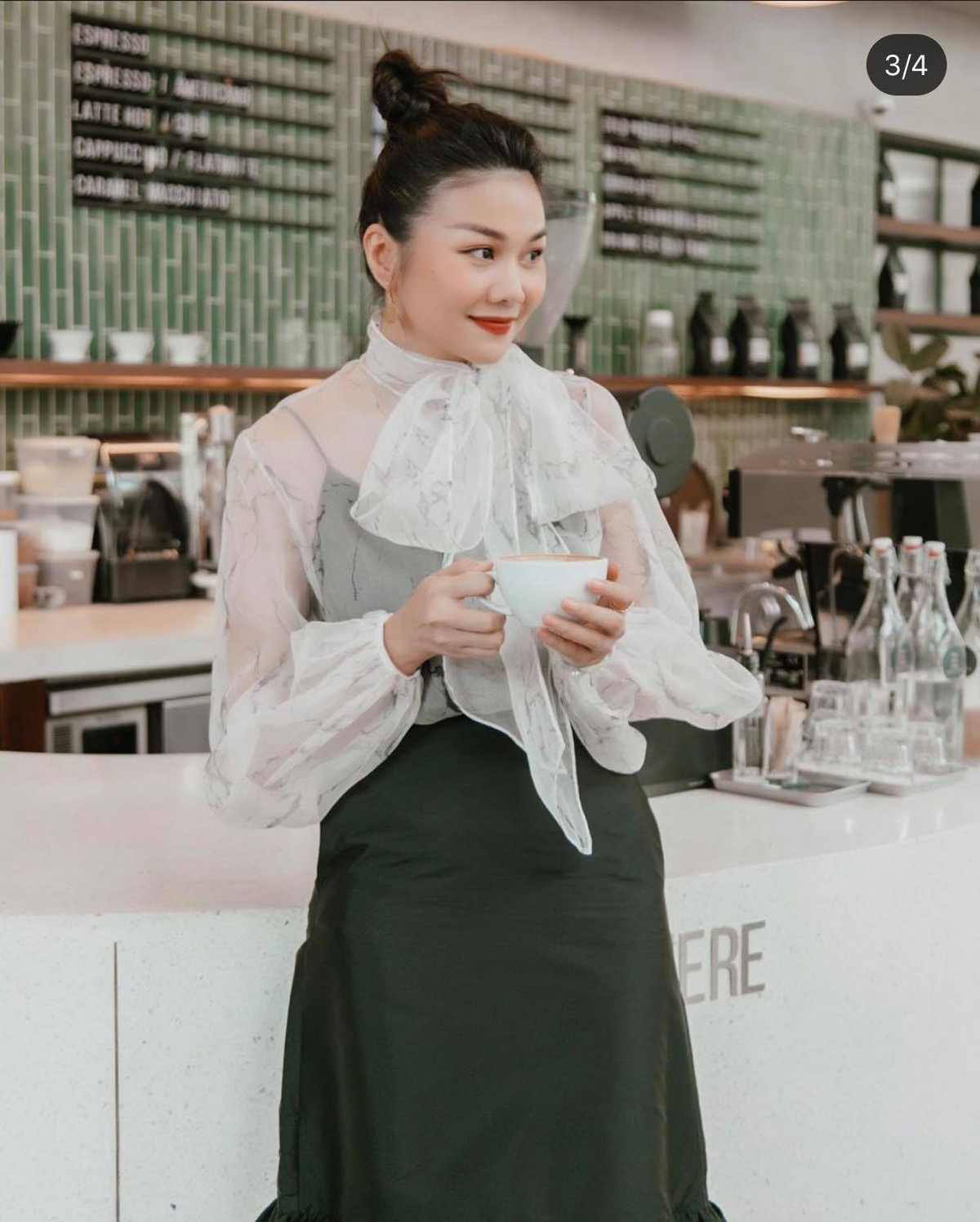 Khi thì nữ tính điệu đà như thiếu nữ mới lớn,