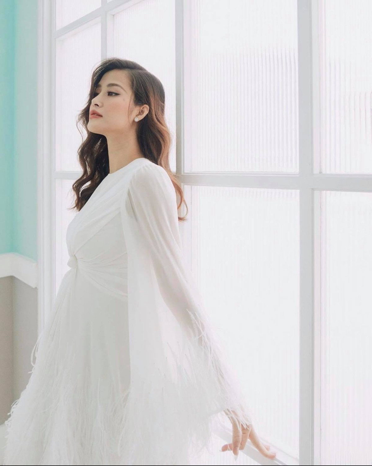 Mong manh, nhẹ nhàng như một nàng công chúa khiến fan đứng ngồi không yên.