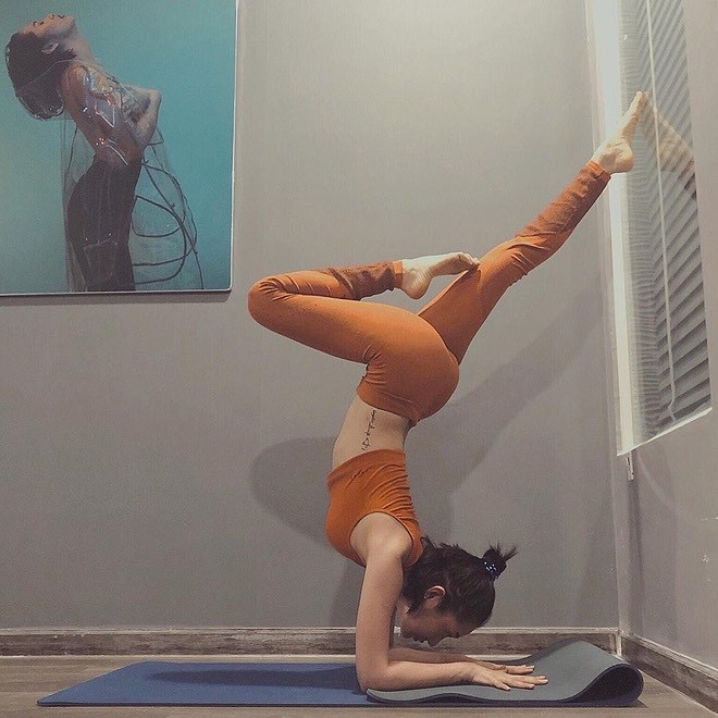 Yoga là bộ môn thể thao vô cùng tốt cho sức khỏe được các chị em phụ nữ cực ưa chuộng.