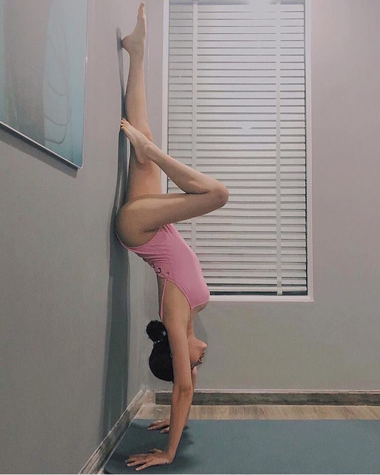 Cơ thể thon gọn, ba vòng nảy nở của nữ ca sĩ khiến các fan ghen tị.