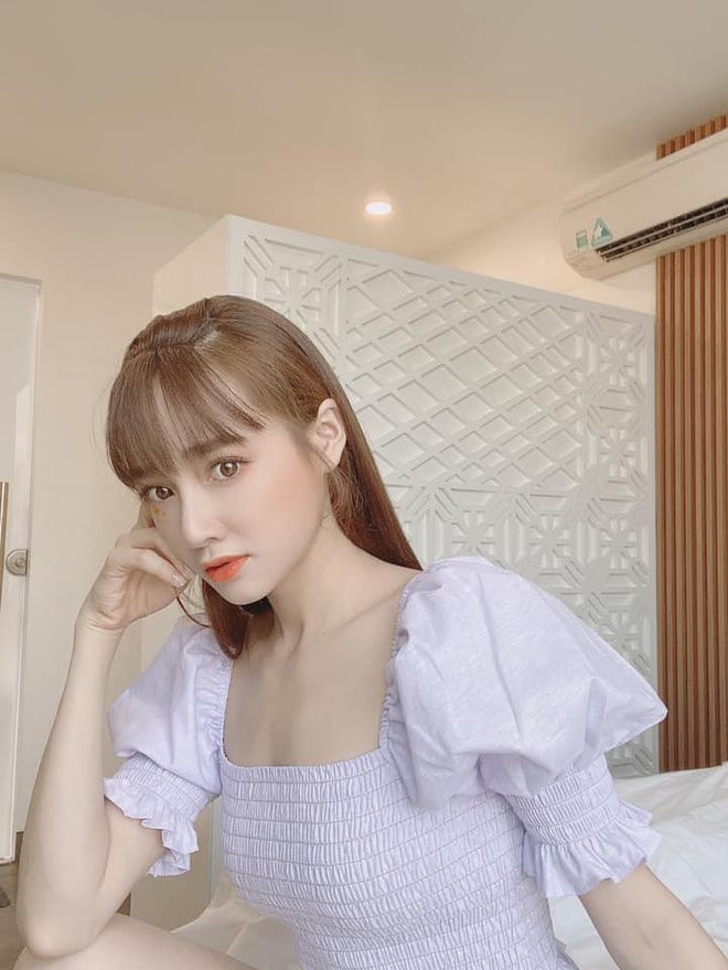 Khuôn mặt trở nên góc cạnh hơn nhiều.