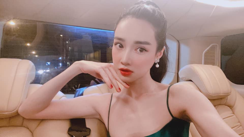 Tuy nhiên gần đây, cô khiến cộng đồng mạng hoang mang vì thân hình quá cò hương thiếu sức sống.