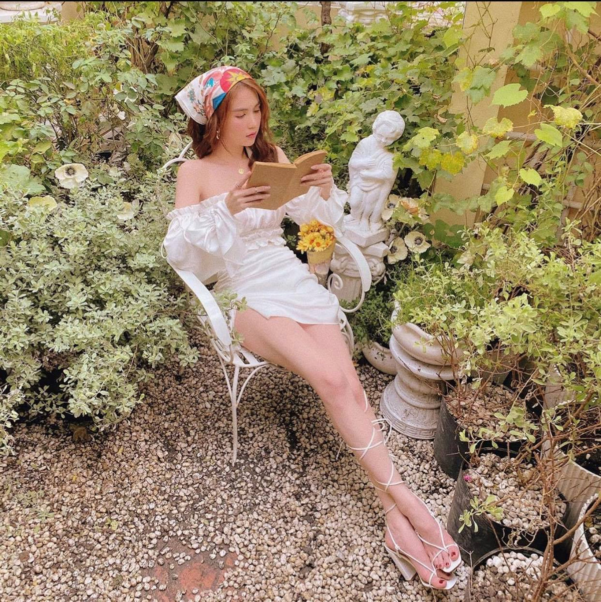 Dù đã bước qua 30 tuổi, Ngọc Trinh vẫn giữ được vóc dáng thon thả, làn da mịn màng cùng nhan sắc không tuổi.