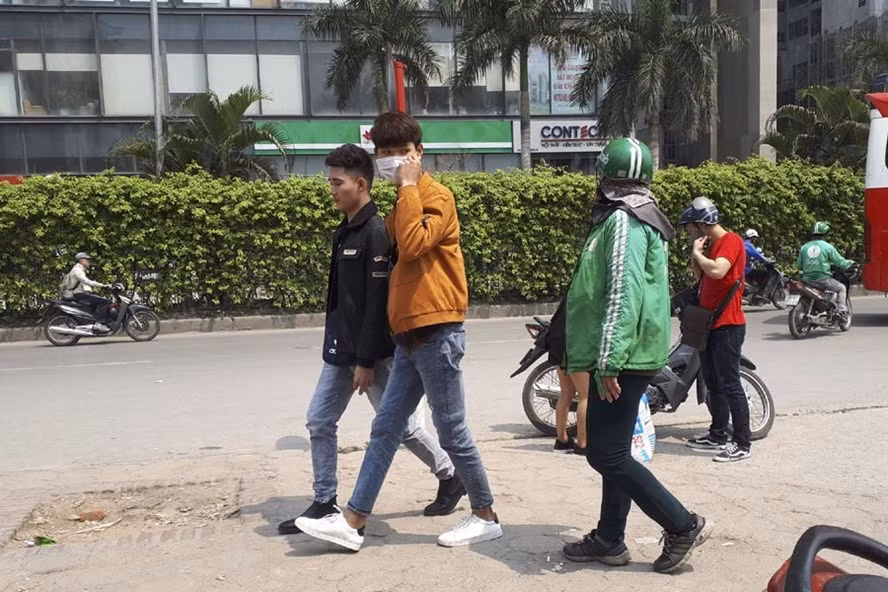 Bat nhao “nhai xe om Grab”... lua phinh nguoi dan