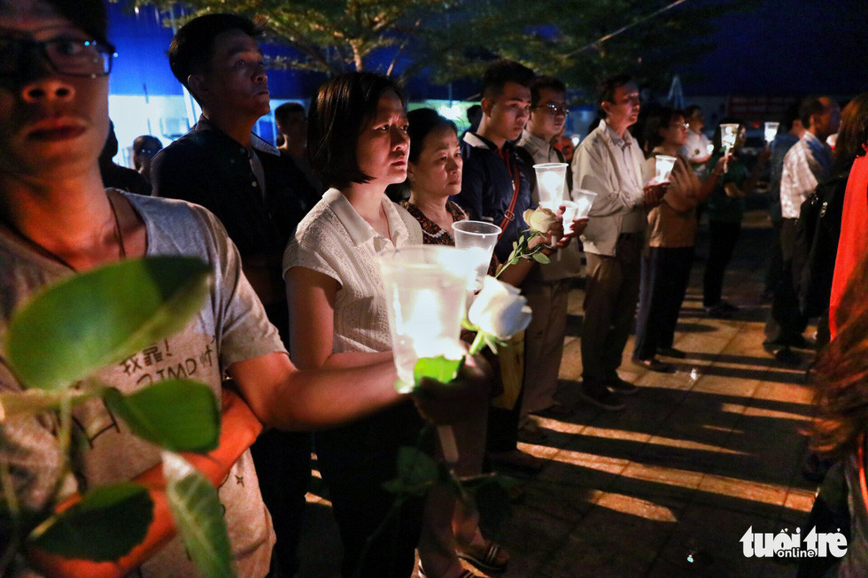 Người nhà các nạn nhân.