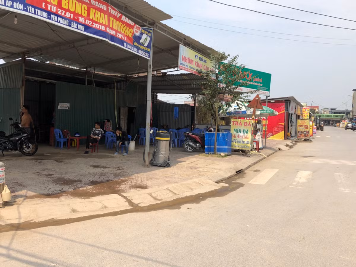 Hàng nghìn m2 đất công bị lấn chiếm, xây dựng trái phép tràn lan.