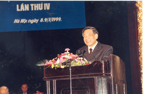 Tổng Bí thư Lê Khả Phiêu phát biểu tại Đại hội đại biểu toàn quốc lần thứ IV Liên hiệp các hội khoa học và kỹ thuật Việt Nam