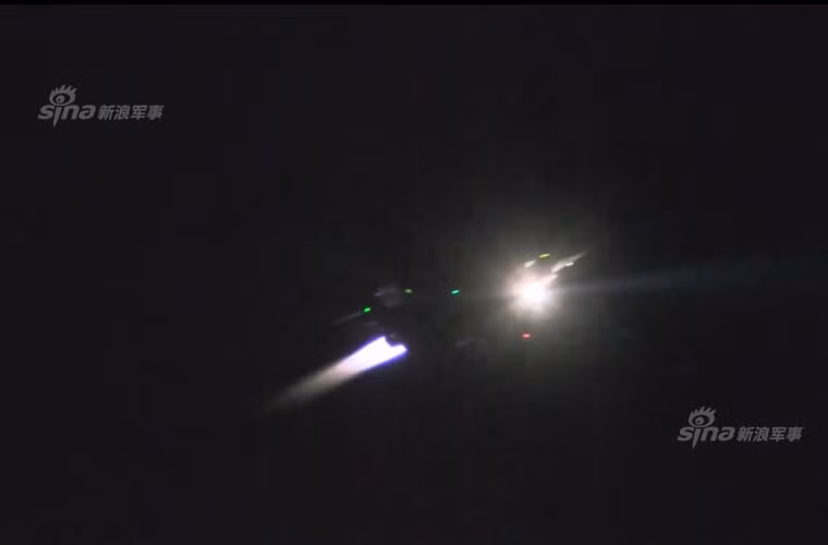 Các mục tiêu IS bị tiêu diệt bao gồm một trung tâm chỉ huy, trung tâm chiêu mộ phiến quân, một trại huấn luyện khủng bố và một kho vũ khí. Các nhà hoạt động tại Raqqa cho biết trên mạng Twitter rằng, hệ thống điện và nước đã bị cắt sau các vụ không kích.