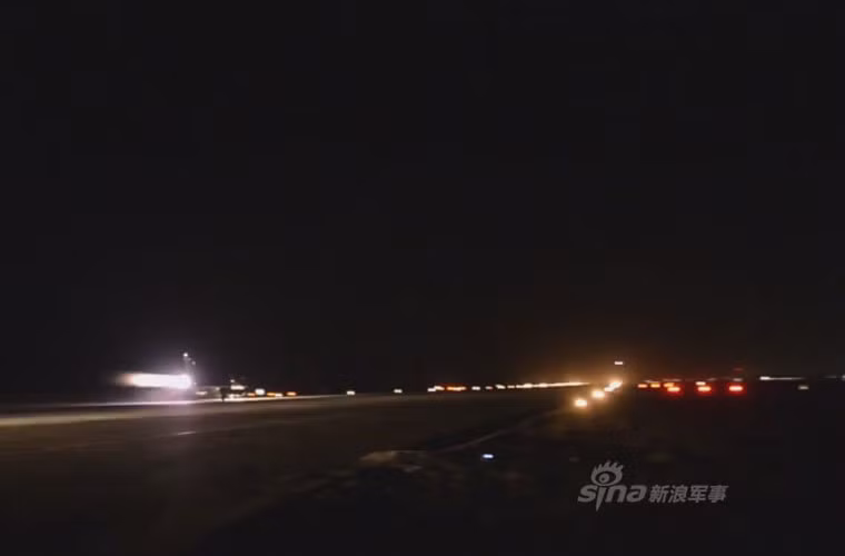 Xuất kích trong đêm trả đũa phiến quân IS.