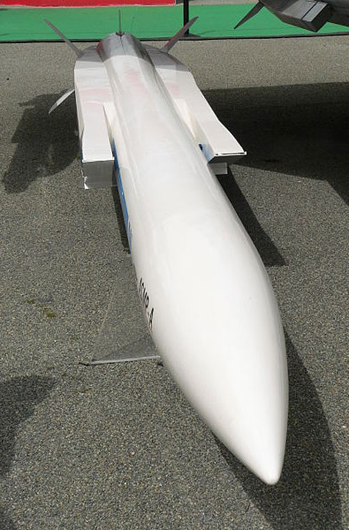 Tên lửa hạt nhân ASMP đạt tầm phóng tới 300km, nhưng với phiên bản cải tiến ASMP-A tăng tầm tới 600km.