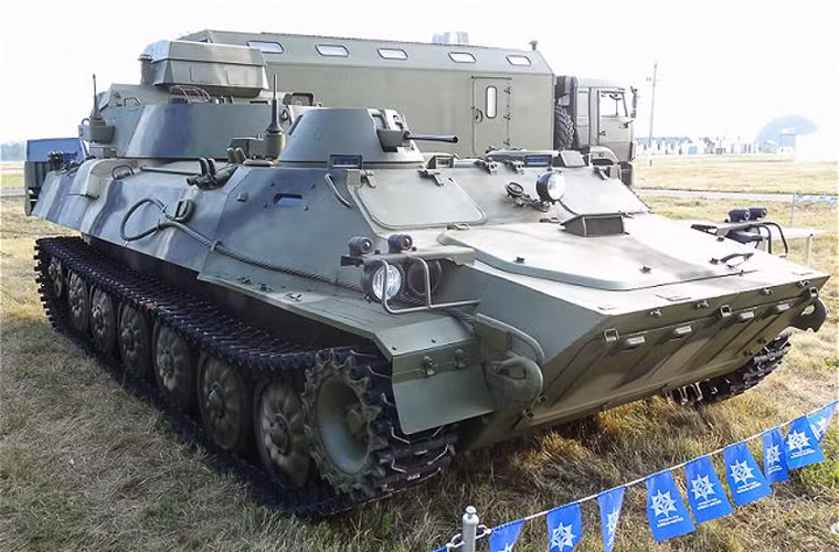 Vì được thiết kế từ những năm 1970, nên radar trinh sát SNAR-10 có phần lạc hậu. Chính vì vậy, Nga đã thực hiện chương trình nâng cấp lớn nhằm giúp tổ hợp radar này thích nghi với chiến tranh hiện đại. Một trong những gói nâng cấp nổi bật nhất là SNAR-10M1 1RL232-1M do NPO Strela nâng cấp và giới thiệu lần đầu tại triển lãm Oboronexpo 2014.