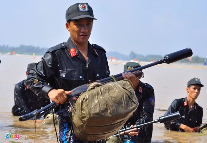 Để đối phó bão, chính quyền tỉnh Đồng Nai đề nghị Ban chỉ đạo Phòng chống lụt bão của Bộ Công an huy động lực lượng cảnh sát cơ động ra quân hỗ trợ. Đồng thời, đề nghị lực lượng hỗ trợ các biện pháp nghiệp vụ đảm bảo an ninh trật tự, trấn áp tội phạm lợi dụng thiên tai cướp giật, trộm cắp.