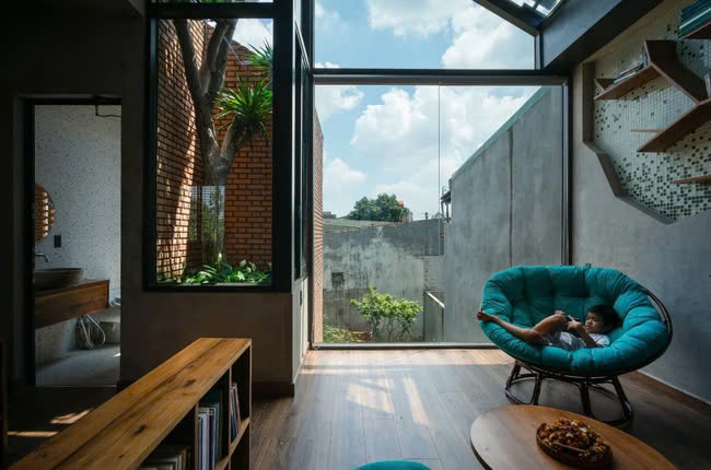 Góc yêu thích của cả gia đình vào mỗi tối để có thể ngắm được bầu trời đêm đầy thơ mộng (nguồn: Archdaily, ảnh: Quang Trần)