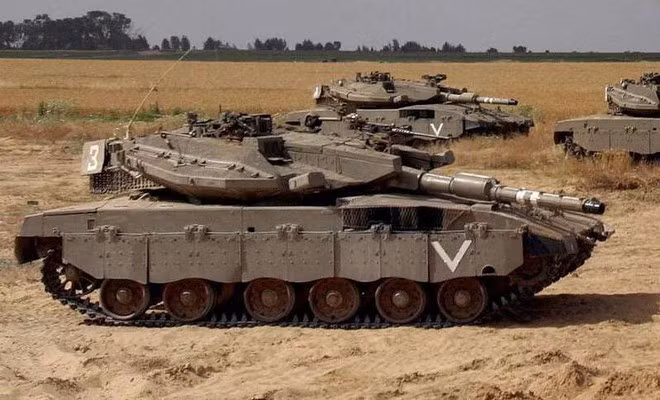 Israel biên chế dòng tăng chủ lực Merkava từ năm 1979, hai biến thể đang được sử dụng là Merkava III và Merkava IV với số lượng lần lượt là 780 và 360 chiếc. Merkava IV là biến thể hiện đại nhất, được trang bị nhiều công nghệ hiện đại với hệ thống phòng thủ chủ động Trophy giúp tăng khả năng sống sót trước các vũ khí chống tăng tối tân.