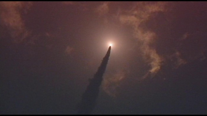 "Đợt thử nghiệm đạn SM-3 Block IIA có thể coi là động thái đáp trả vụ Bắc Kinh phóng hai tên lửa đạn đạo có biệt danh 'sát thủ tàu sân bay' xuống Biển Đông hồi tháng 8", chuyên gia quân sự Zhou Chenming ở Bắc Kinh nhận định.