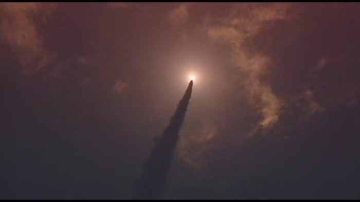 "Đợt thử nghiệm đạn SM-3 Block IIA có thể coi là động thái đáp trả vụ Bắc Kinh phóng hai tên lửa đạn đạo có biệt danh 'sát thủ tàu sân bay' xuống Biển Đông hồi tháng 8", chuyên gia quân sự Zhou Chenming ở Bắc Kinh nhận định.