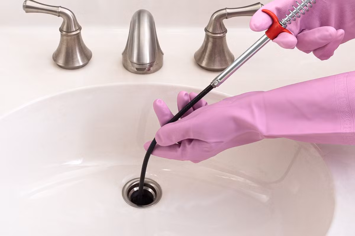 8 o vi khuan trong phong tam de bi bo quen-Hinh-2