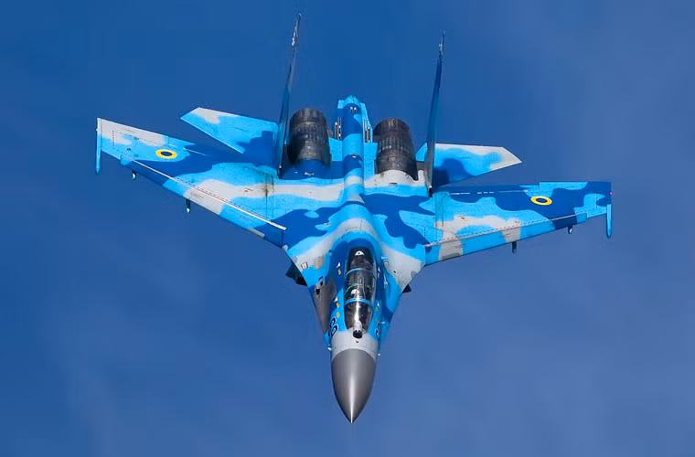 Dù là phiên bản huấn luyện hai chỗ ngồi nhưng Su-27UB mà Không quân Ukraine sở hữu vẫn có khả năng tác chiến không đối không mạnh mẽ. Đây được xem là loại chiến đấu cơ tốt nhất của Ukraine hiện nay.