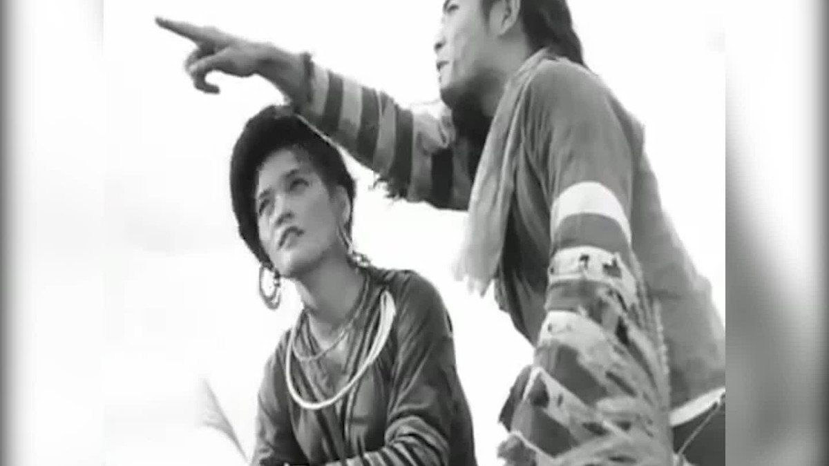 Đọc Vợ chồng A Phủ, ngoài bức tranh hiện thực về đời sống xã hội, người đọc còn bị thu hút bởi những trang miêu tả phong tục tập quán độc đáo của người dân tộc.