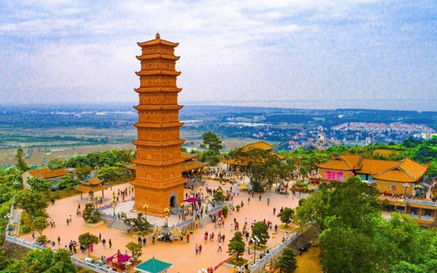 Thái hậu chỉ lo cho quyền lợi của dòng họ và củng cố quyền lực khiến triều chính bất ổn, xã tắc loạn lạc, các thế lực nổi lến khắp nơi, khiến triều đình nhà Lý ngày càng phải dựa vào thế lực họ Trần để củng cố địa vị.