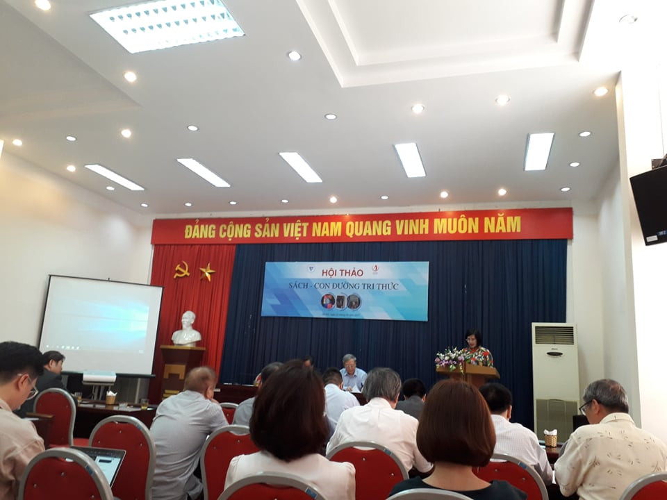 Hoi thao Sach-con duong tri thuc: Cach nao de nguoi Viet me doc sach?