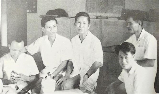 Su nghiep lung lay cua GS. Ha Van Tan - tu tru nen su hoc Viet Nam