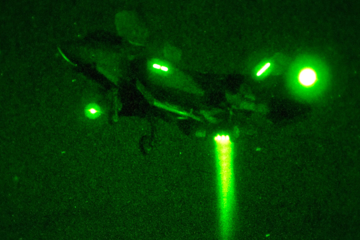 Để kiểm soát độ cao khi cất và hạ cánh thẳng đứng, các góc của vòi xả của động cơ LiftFan có thể thay đổi góc độ, trong khi vẫn giữ tổng lực nâng không đổi (từ 90 độ khi cất hạ cánh và trở về 0 độ, khi máy bay bay bình thường). Năm 2001, hệ thống đẩy quạt nâng tích hợp (ILFPS), đã được trao giải thưởng Collier Trophy.