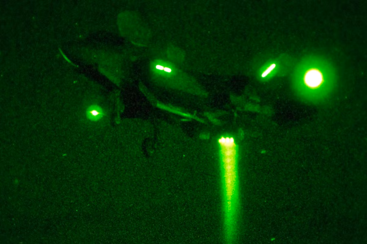 Để kiểm soát độ cao khi cất và hạ cánh thẳng đứng, các góc của vòi xả của động cơ LiftFan có thể thay đổi góc độ, trong khi vẫn giữ tổng lực nâng không đổi (từ 90 độ khi cất hạ cánh và trở về 0 độ, khi máy bay bay bình thường). Năm 2001, hệ thống đẩy quạt nâng tích hợp (ILFPS), đã được trao giải thưởng Collier Trophy.