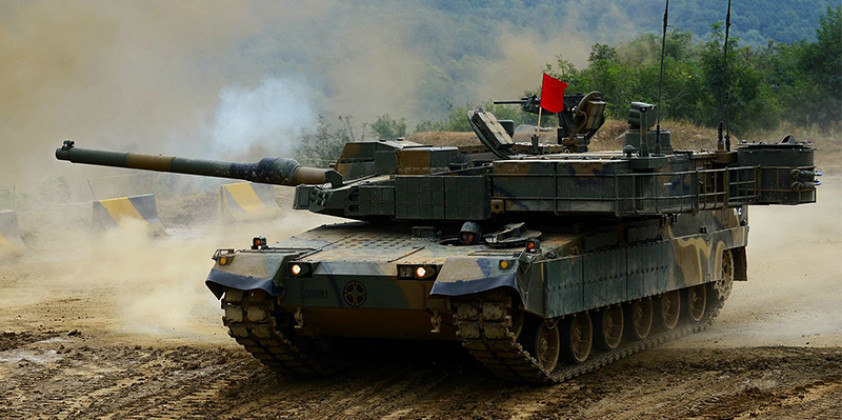 Thứ hai là mẫu xe tăng chiến đấu K2 Black Panther của Hàn Quốc, xe tăng K2 Black Panther được đưa vào trang bị trong Quân đội Hàn Quốc vào năm 2014 và được phát triển bởi Hyundai Rotem. 