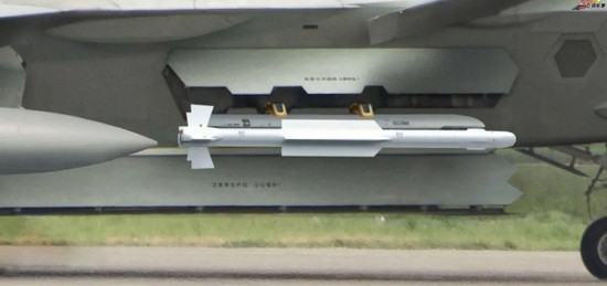 Về tiến độ, vì là dự án hỗ trợ cho Su-57, nên việc sản xuất tên lửa thử nghiệm của nó, đáng lẽ phải bắt đầu từ rất sớm. Hiện tại, hai mốc thời gian là tương đối chắc chắn đó là hợp đồng mua sắm tên lửa K-77M/ Product 180 đã được ký kết vào năm 2019, đồng bộ với việc mua Su-57.