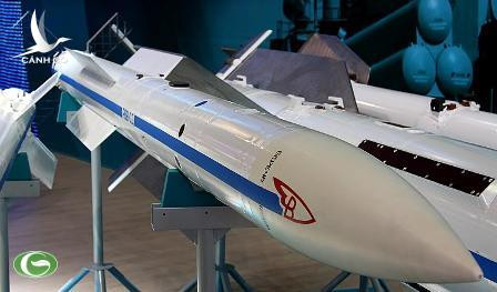 Điểm đặc biệt của tên lửa K-77M/ Product 180 là hệ thống đường liên kết dữ liệu hai chiều của tên lửa với máy bay sau khi phóng; nguồn điện mạnh hơn lắp trên tên lửa, có thể hoạt động liên tục trong vòng 150 giây.