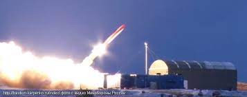 Lý do để ông Safonov khẳng định ý kiến trên, đó là Chính phủ Mỹ đã thông qua chương trình hiện đại hóa vũ khí hạt nhân mới, có trị giá 1,2 nghìn tỷ USD, để bắt kịp Nga trong việc phát triển vũ khí hạt nhân.