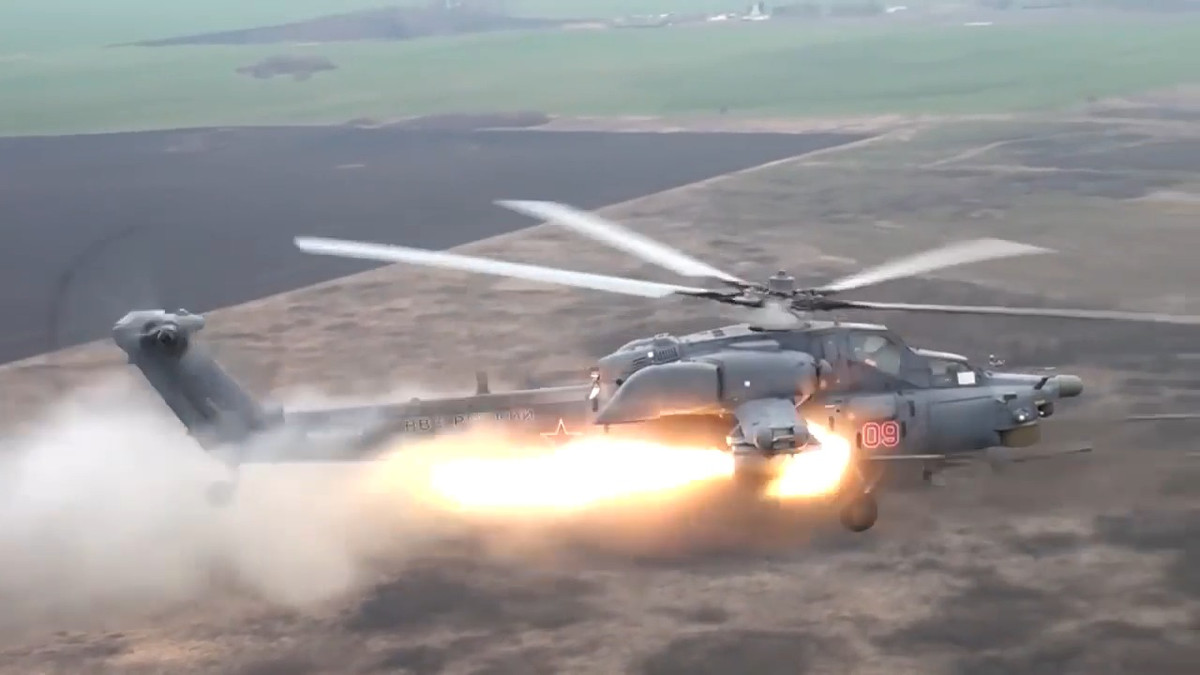 Tính năng quay video trực tiếp của tên lửa Spike và truyền ngược lại máy bay, sẽ giúp phi công vũ khí của Apache trực tiếp trinh sát các vị trí của đối phương, đồng thời với việc thực hiện cuộc tấn công bằng tên lửa.