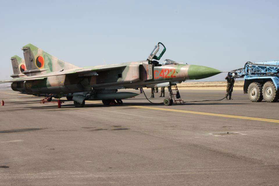 Máy bay chiến đấu thế hệ thứ ba MiG-23 của Angola do các phi công Cuba lái, vượt trội hơn hẳn so với máy bay phản lực Mirage F1 của Nam Phi trong một số cuộc giao tranh trên không và sự hiện diện của những chiếc MiG nhanh chóng áp đảo các máy bay ném bom của Nam Phi.