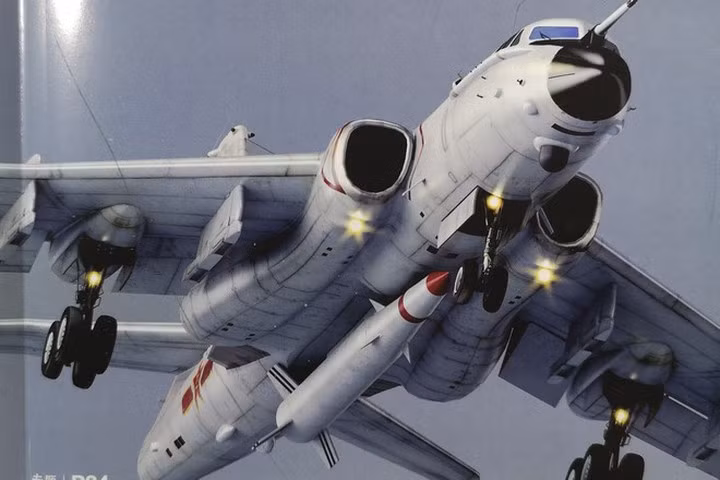 Không những vậy, Trung Quốc cũng đã thử nghiệm việc khai hỏa tên lửa DF-21, từ máy bay ném bom H-6K. Đây là dòng máy bay ném bom xuất hiện trong video được đề cập ở trên.