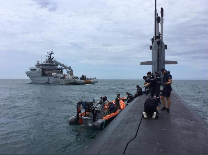 Trước đó, tại Diễn đàn an ninh liên chính phủ thường niên-Đối thoại Shangri-La năm 2019, bà Parly từng tuyên bố Pháp sẽ tiếp tục hoạt động ở Biển Đông ít nhất hai lần một năm. Bà kêu gọi các quốc gia có chung quan điểm cùng làm như vậy để đảm bảo duy trì khả năng tiếp cận rộng mở đối với vùng biển này.