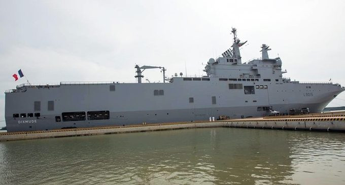 Vài ngày trước khi bắt đầu sứ mạng huấn luyện và tuần tra kể trên, Bộ trưởng Quốc phòng Pháp Florence Parly cho biết, một trong các tàu ngầm tấn công hạt nhân của nước này, là Emeraude đã kết thúc cuộc tuần tra qua Biển Đông. Đây được coi là thông điệp phản đối lập trường phi lý của Bắc Kinh ở vùng biển này.