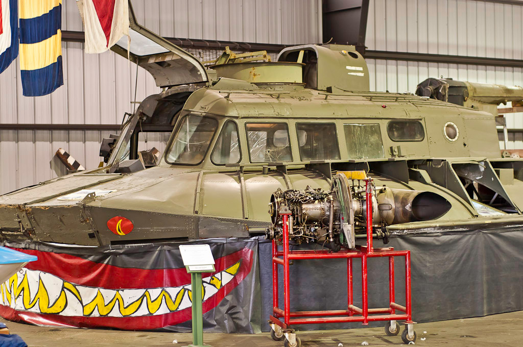 Với nhiều ly do, nên chỉ có 3 chiếc SK-5 được chế tạo và đưa sang chiến trường Việt Nam, trong đó một chiếc đã bị Quân Giải phóng phá hủy. Năm 1970, Mỹ quyết định dừng hoạt động của loại tàu đệm khí này, và chuyển về Mỹ và chuyển giao cho các lực lượng Bảo vệ bờ biển của Mỹ. Nguồn ảnh: TheMighty.