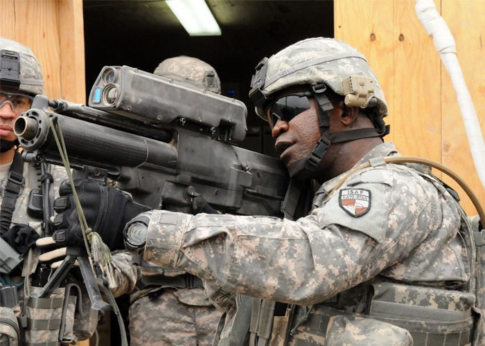 XM25 được phát triển bởi công ty Orbital ATK và Heckler &amp; Koch, XM-25 có thể là một loại vũ khí bộ binh mang tính cách mạng, nhưng Quân đội Mỹ đã gặp khó khăn, trong việc tìm ra công thức sử dụng hiệu quả, loại vũ khí “cách mạng” này.